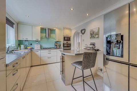 4 bedroom detached house for sale, Hackamore, Benfleet, SS7