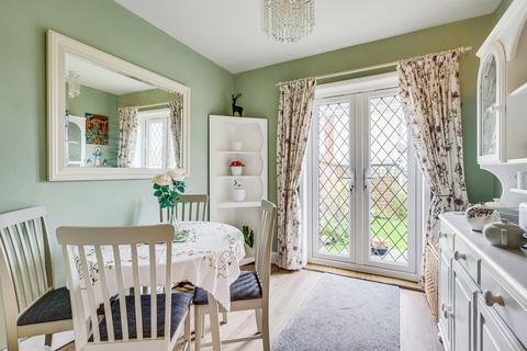 46 Broomfield, Benfleet, SS7 2SW