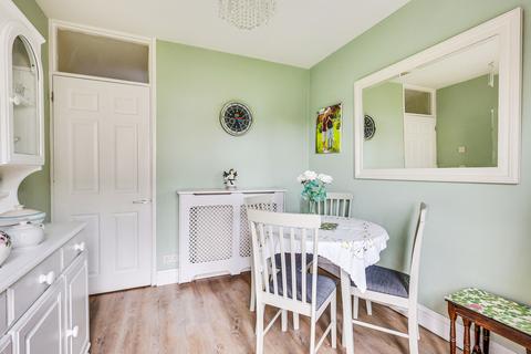 46 Broomfield, Benfleet, SS7 2SW
