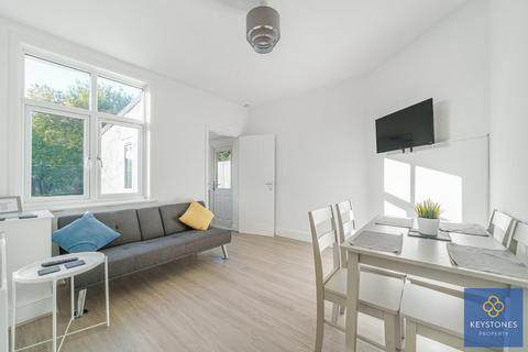 3 Collier Row Lane, Romford, RM5 3BL
