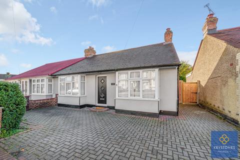 3 bedroom semi-detached bungalow for sale - Collier Row Lane, Collier Row, RM5