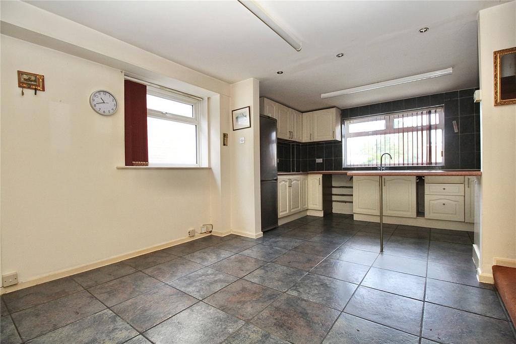 Hawthorn Drive, Ipswich, Suffolk, IP2 4 bed link detached house for sale £290,000