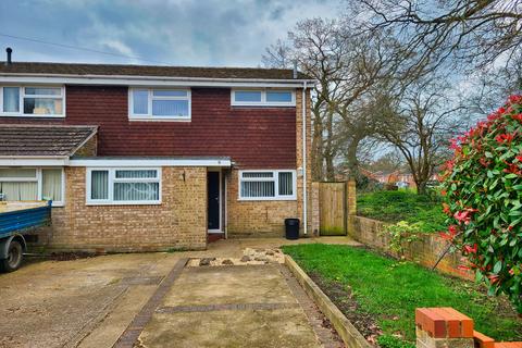 3 bedroom end of terrace house for sale - Gregory Gardens, Calmore SO40