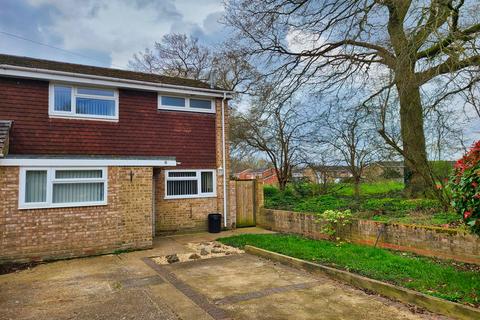 3 bedroom end of terrace house for sale - Gregory Gardens, Calmore SO40