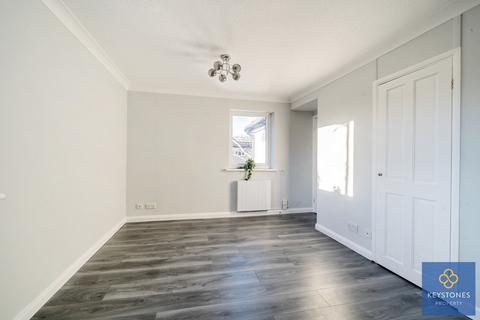 20 Matthews Close, Romford, RM3 0DN