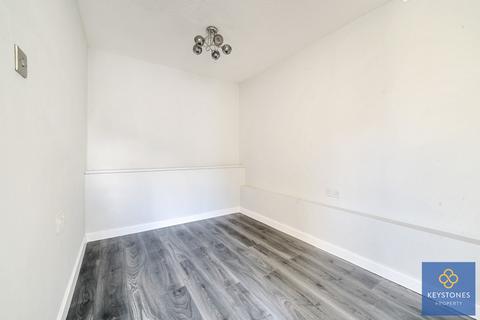 20 Matthews Close, Romford, RM3 0DN