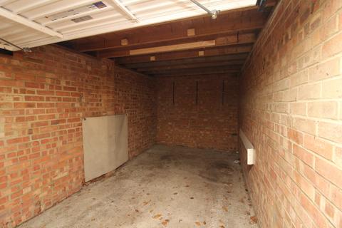 Garage to rent, London Road, Brighton BN1