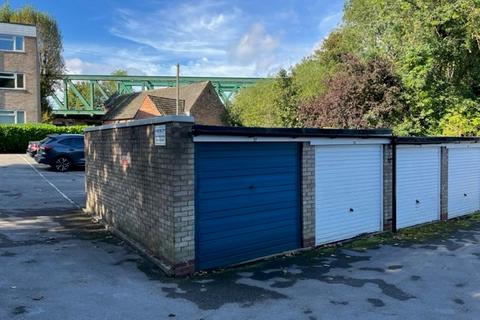 Garage to rent - Ulverley Crescent, Solihull B92