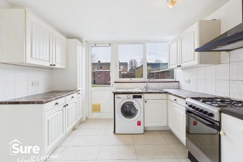 5 bedroom semi-detached house to rent, Martian Avenue, Hemel Hempstead, Hertfordshire, HP2 5PL