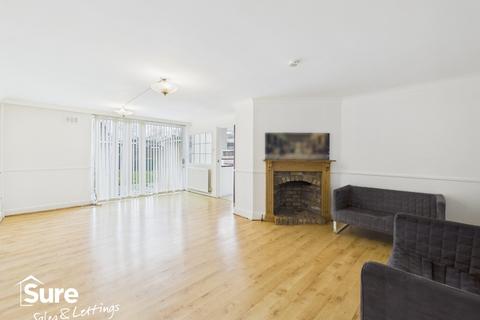 5 bedroom semi-detached house to rent, Martian Avenue, Hemel Hempstead, Hertfordshire, HP2 5PL