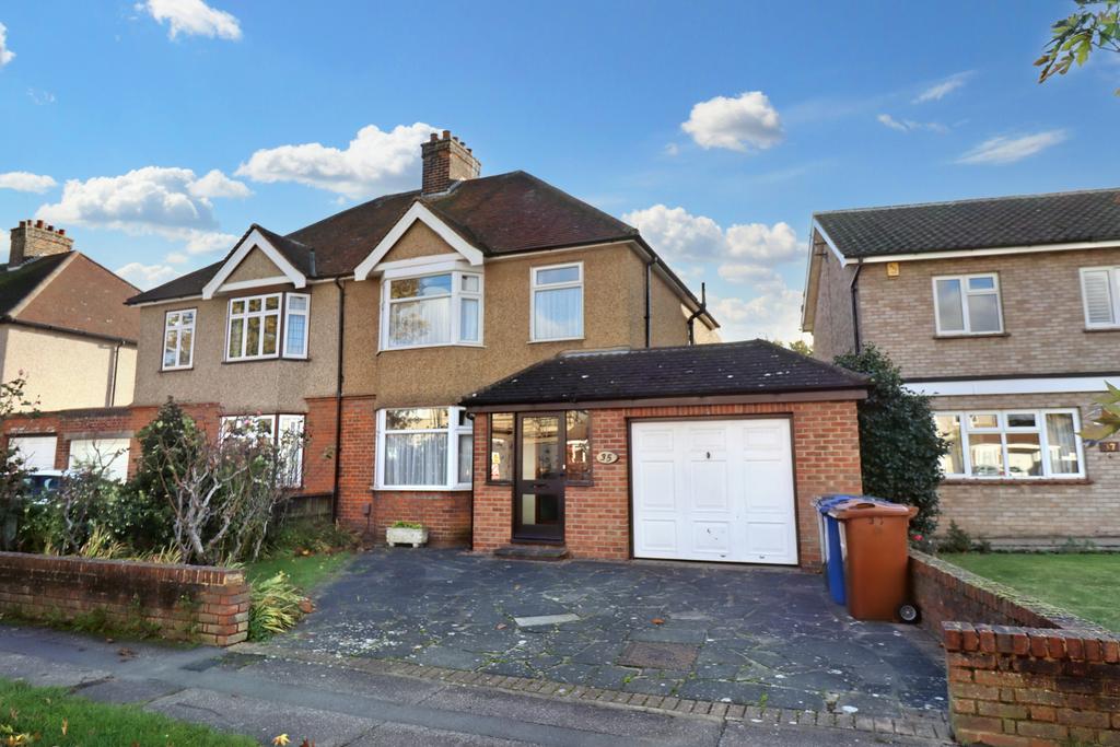 Tennyson Avenue, Grays RM17 3 bed semidetached house for sale £440,000