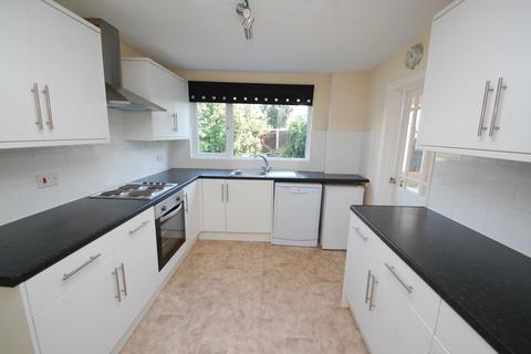 3 bedroom detached house to rent, Crow Green Lane, Pilgrims Hatch, CM15