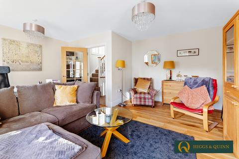 4 Greyford Close, Leatherhead, KT22 8DS