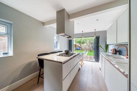 121 Malpas Road, London, SE4 1BJ