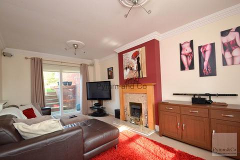 3 bedroom semi-detached house to rent, William Childerhouse Way, Norwich NR5