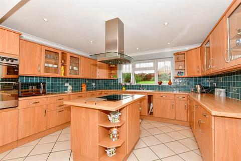 2 bedroom detached bungalow for sale, Howells Close, West Kingsdown, Sevenoaks, Kent