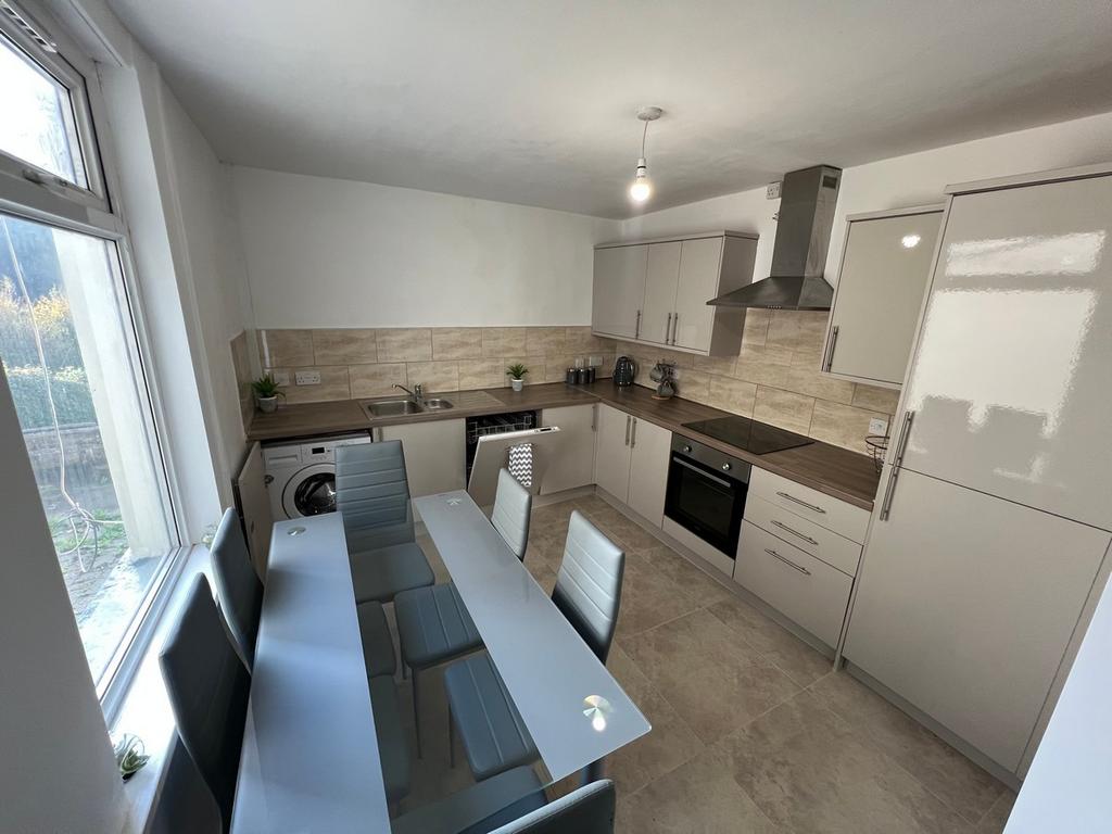 Court Street Tonypandy Tonypandy 4 bed terraced house for sale £135,000