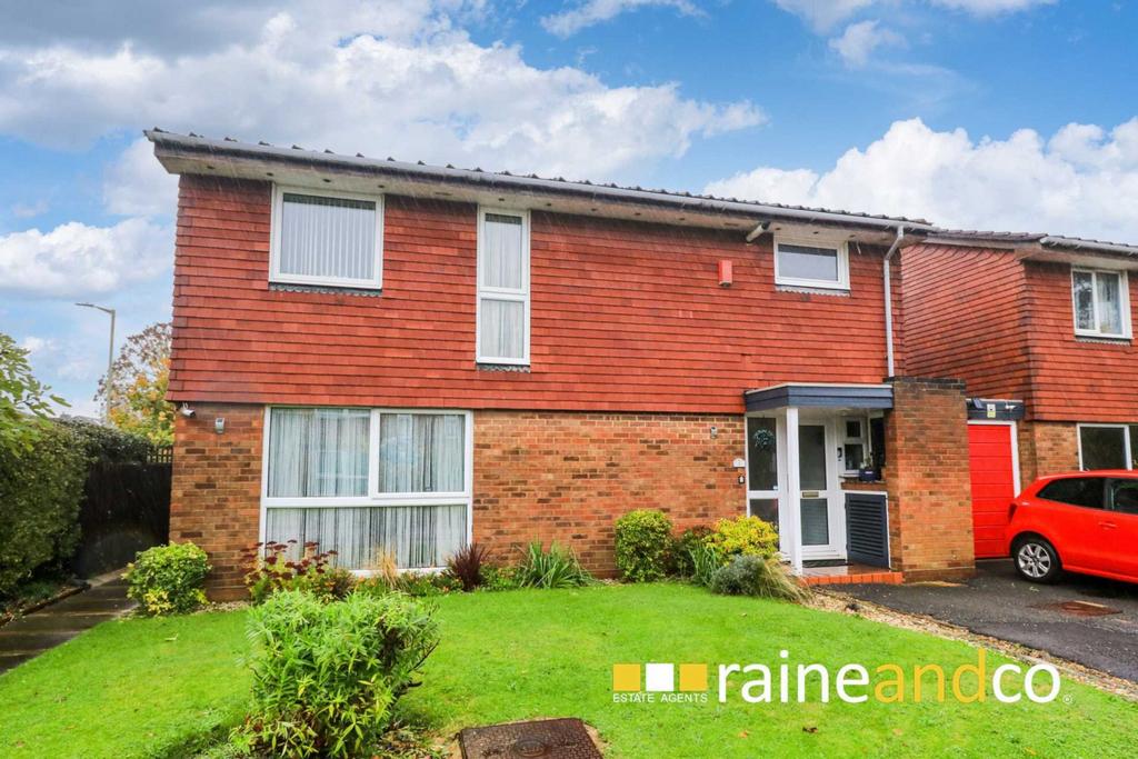 The Paddock, Hatfield 4 bed detached house for sale £550,000