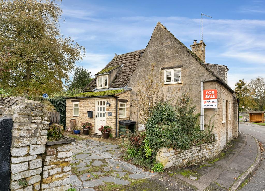 The Square, Barnack, Stamford, PE9 3 bed cottage for sale £475,000