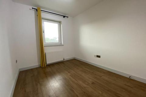 2 bedroom flat to rent, Drybrough Crescent, Peffermill, Edinburgh, EH16