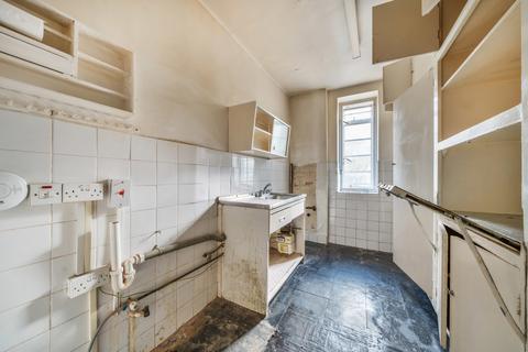 undefined, Belsize Avenue, Belsize Park, NW3