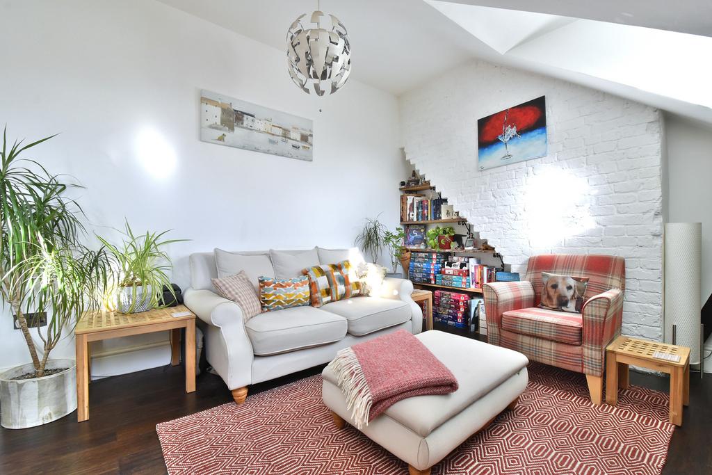 Cambridge Road, Bromley, BR1 2 bed flat for sale £325,000