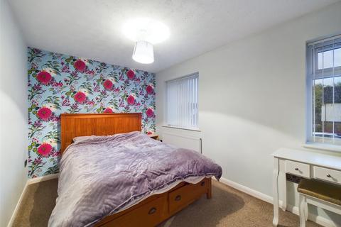 24 Azalea Gardens, Quedgeley, Gloucester, GL2 4GA