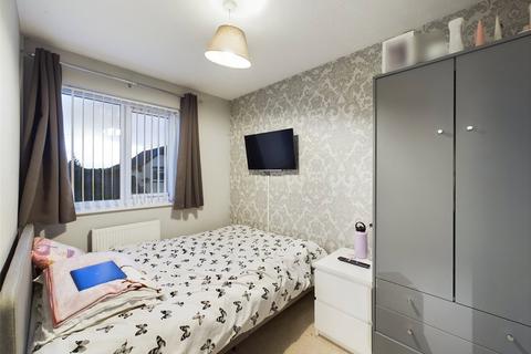 24 Azalea Gardens, Quedgeley, Gloucester, GL2 4GA