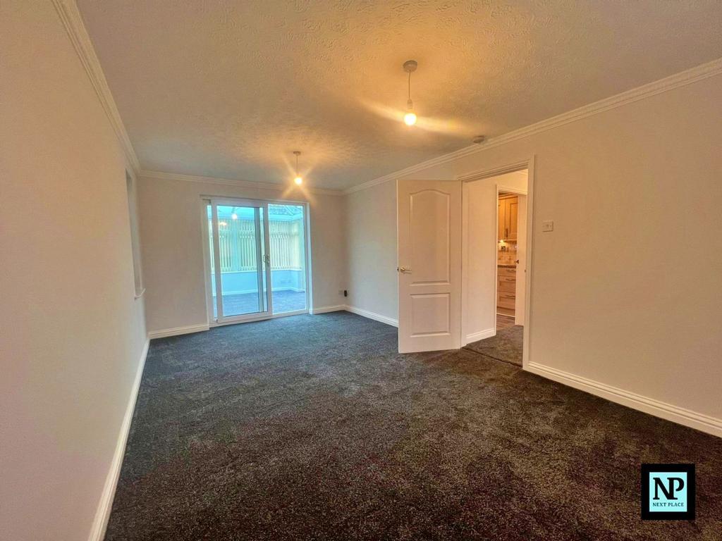 Brewster Close, Fazeley, B78 2 bed detached bungalow £1,195 pcm (£276 pw)