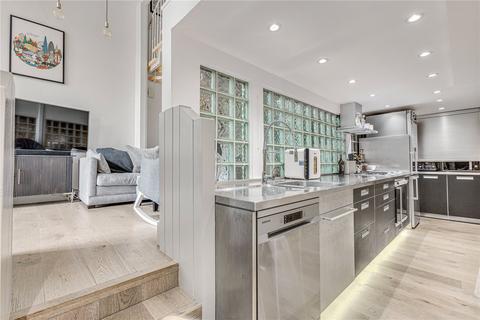 4 bedroom end of terrace house to rent, Plough Terrace, London