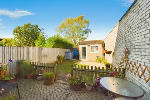 101 Crawley Road, Horsham, RH12 4DS