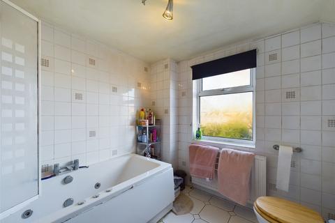 101 Crawley Road, Horsham, RH12 4DS