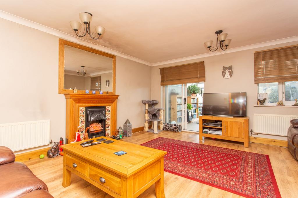 Windsor Gardens, Herne Bay, CT6 3 bed end of terrace house for sale £