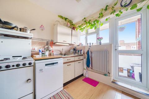3 bedroom flat for sale, Colney Hatch,  Muswell Hill,  N10