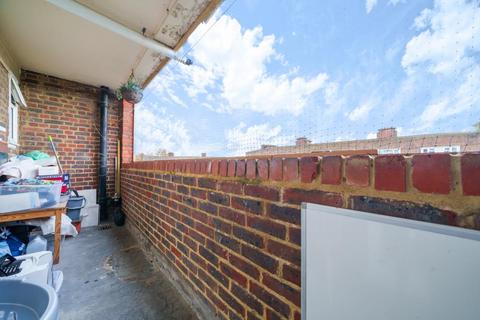 3 bedroom flat for sale, Colney Hatch,  Muswell Hill,  N10