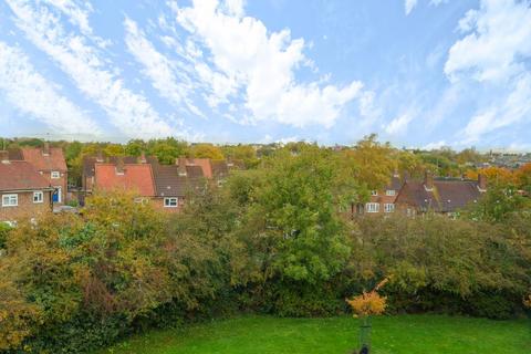 3 bedroom flat for sale, Colney Hatch,  Muswell Hill,  N10