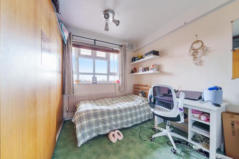 3 bedroom flat for sale, Colney Hatch,  Muswell Hill,  N10