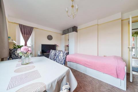 3 bedroom flat for sale, Colney Hatch,  Muswell Hill,  N10