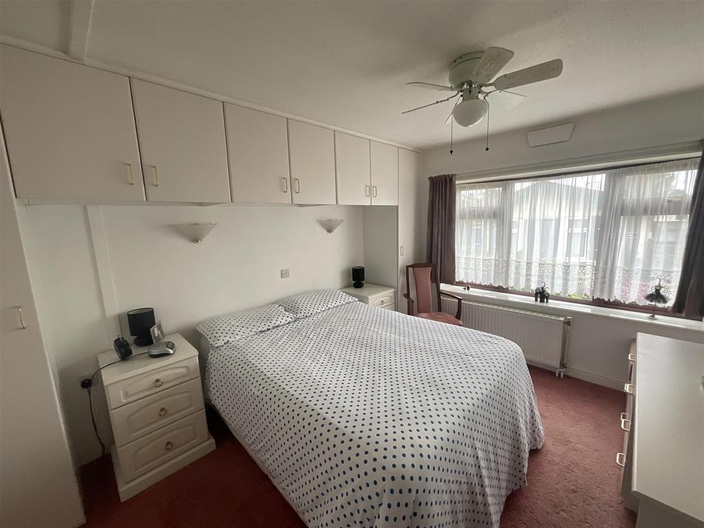 Canterbury Road, Birchington, Kent 3 bed park home for sale £150,000