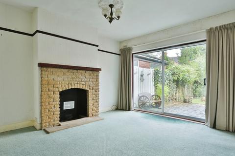 3 bedroom semi-detached house for sale, Kingtree Avenue, Cottingham, HU16 4DR