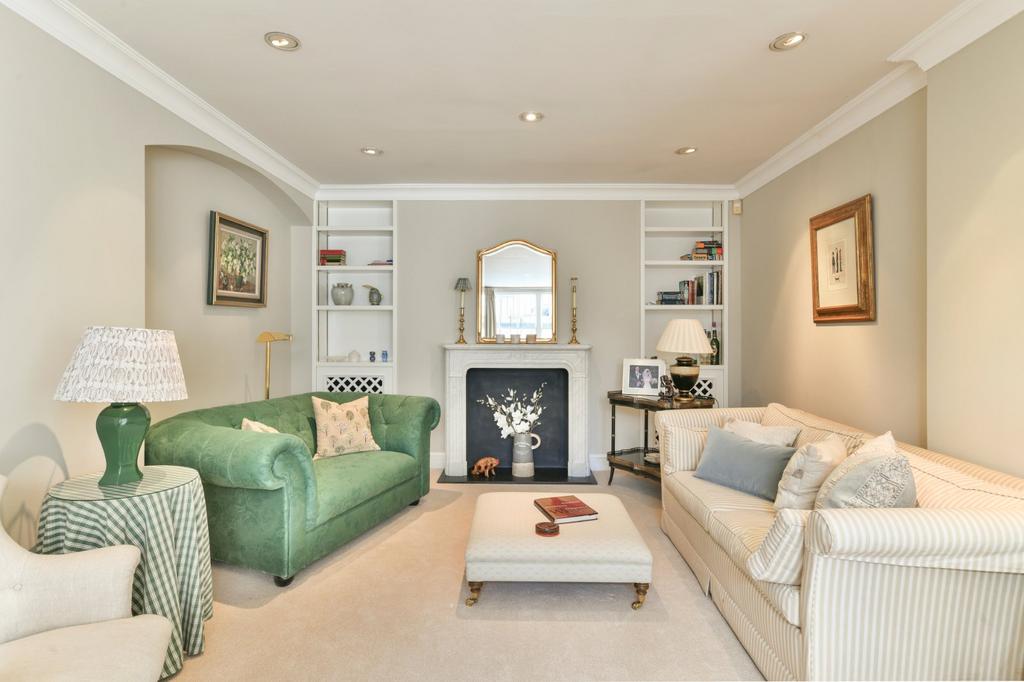 Onslow Square, London 2 bed flat for sale £1,395,000