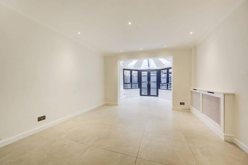 Stevenage Road, Fulham, London, SW6 3 bed house for sale £900,000