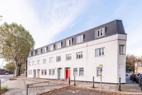 3 bedroom maisonette for sale - Creek Road, Deptford, London, SE8