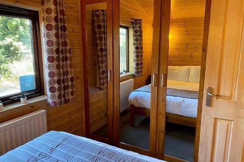 2 bedroom static caravan for sale, Fordingbridge, The New Forest Hampshire