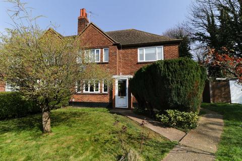 60 Avon Close, Worcester Park, KT4 7AH