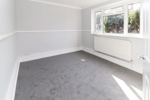 60 Avon Close, Worcester Park, KT4 7AH