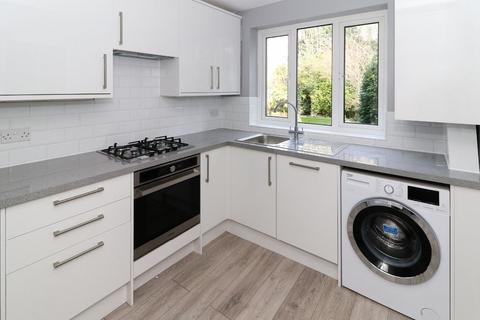 60 Avon Close, Worcester Park, KT4 7AH