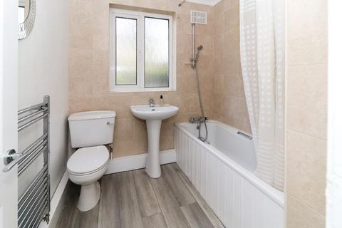 60 Avon Close, Worcester Park, KT4 7AH