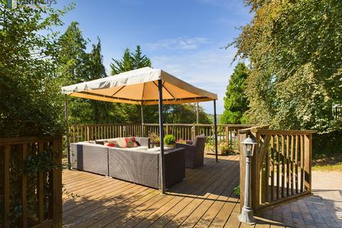 23a Stuart Road, Warlingham, CR6 9JH