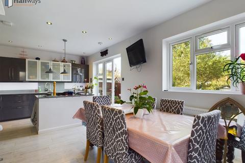 69 Windermere Road, Coulsdon, CR5 2JE